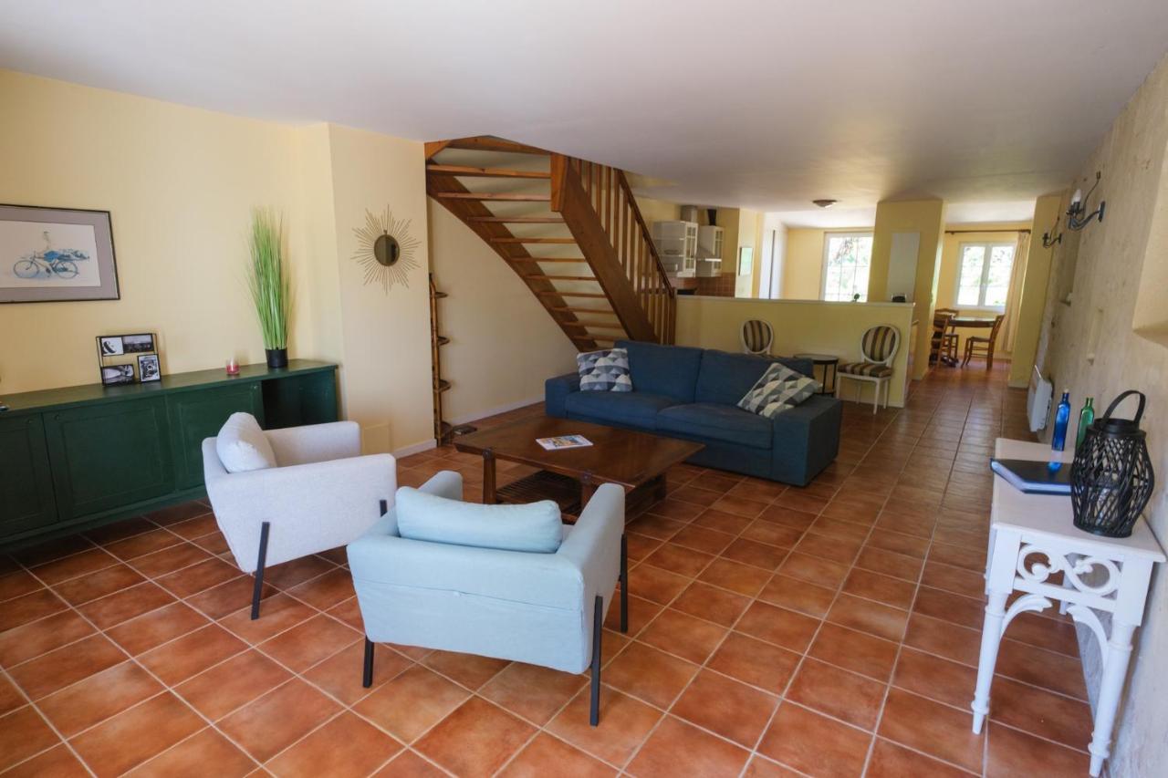 Gites Le Mathelin Lamothe-Montravel Exterior foto