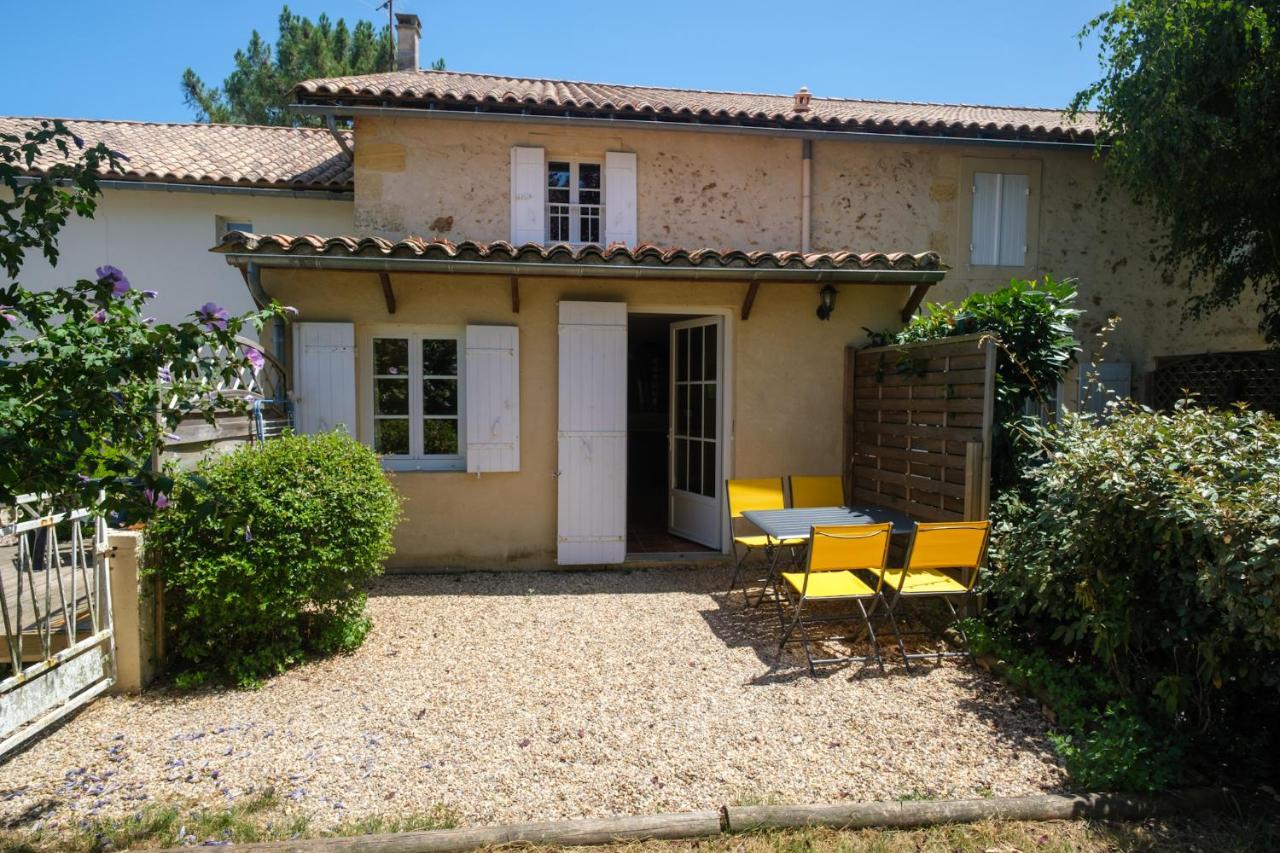 Gites Le Mathelin Lamothe-Montravel Exterior foto