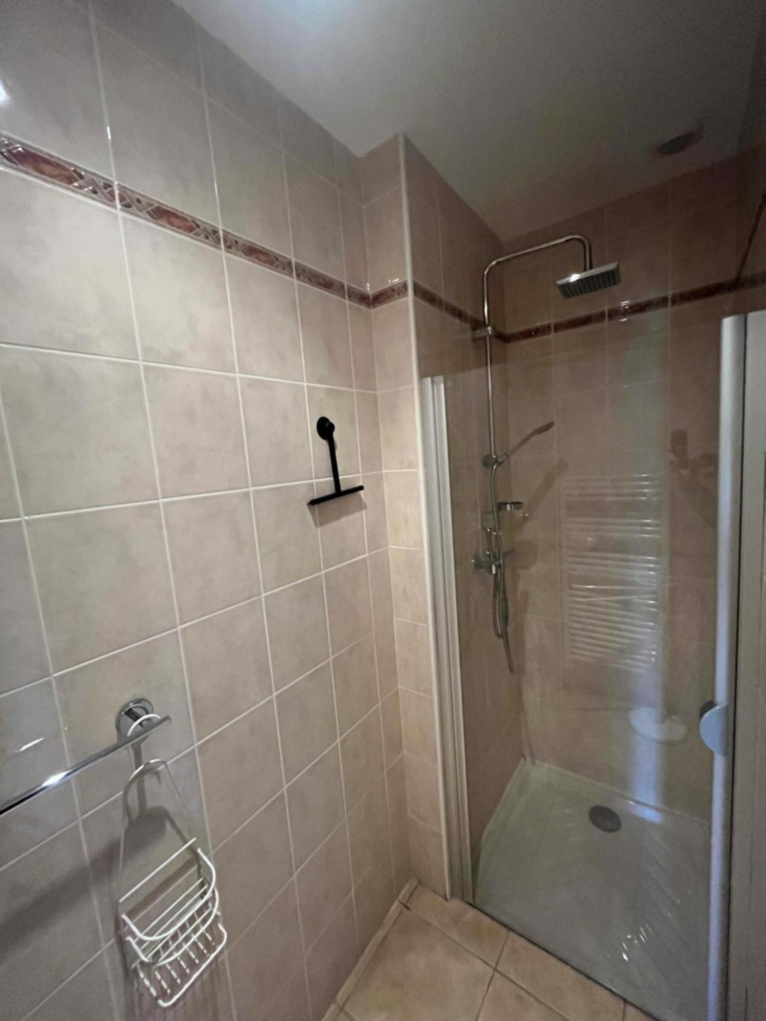Gites Le Mathelin Lamothe-Montravel Exterior foto